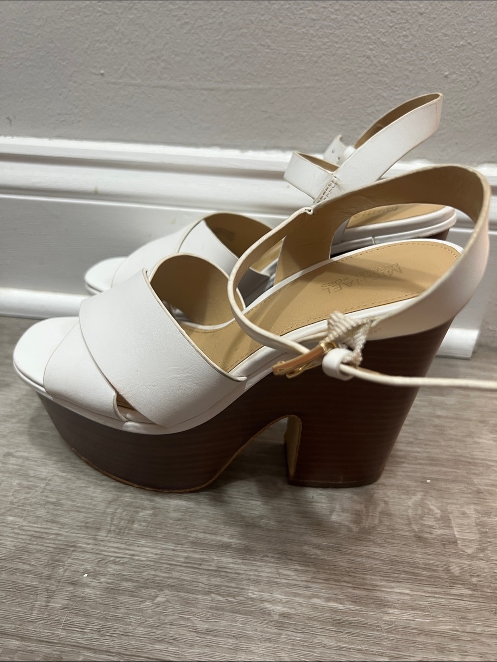 MICHAEL Michael Kors White Platform stacked heel Sandals with Wood-Tone Heel 6